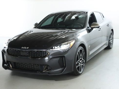 Used 2023 Kia Stinger GT2 image 3