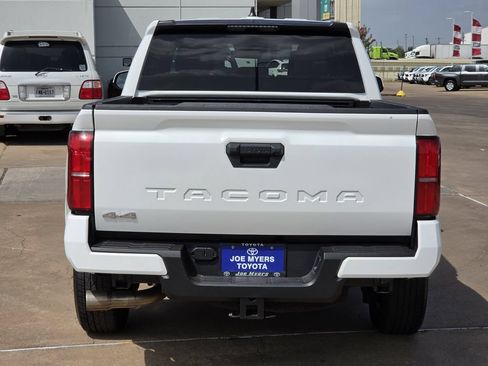Used 2025 Toyota Tacoma SR5 AWD/4WD image 8