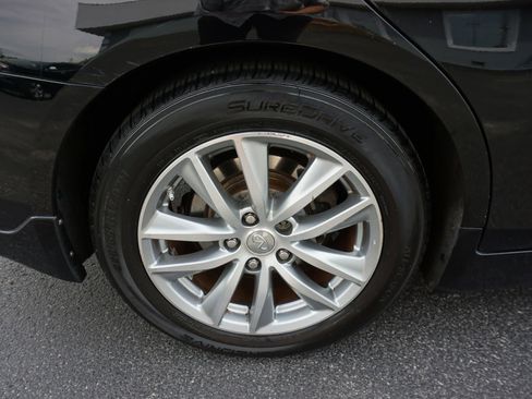 Used 2014 INFINITI Q50 2.0t w/ Moonroof Package AWD/4WD image 39
