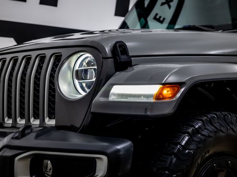 Used 2021 Jeep Wrangler Unlimited Sahara w/ Cold Weather Group AWD/4WD image 14