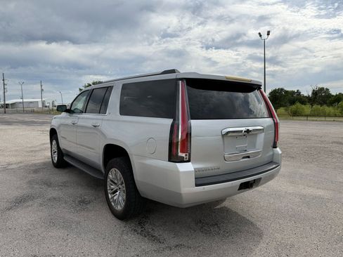 Used 2019 Chevrolet Suburban LT image 11
