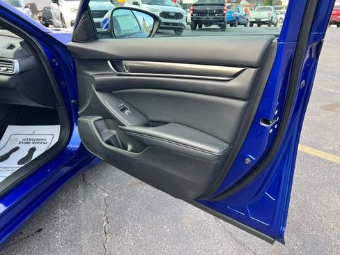 Used 2018 Honda Accord Sport image 18