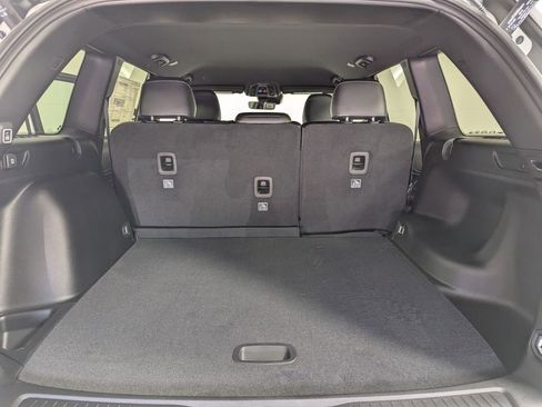 New 2025 Jeep Grand Cherokee Altitude image 31