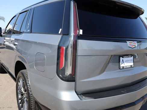 Used 2023 Cadillac Escalade V AWD/4WD image 16