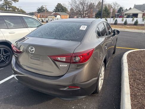 Used 2017 MAZDA MAZDA3 Touring image 3