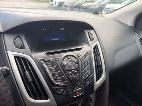 Used 2014 Ford Focus SE image 12