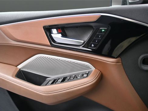 Used 2022 Acura MDX SH-AWD w/ Technology Package image 6