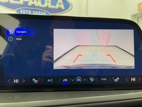 New 2026 Chevrolet Traverse LT image 5