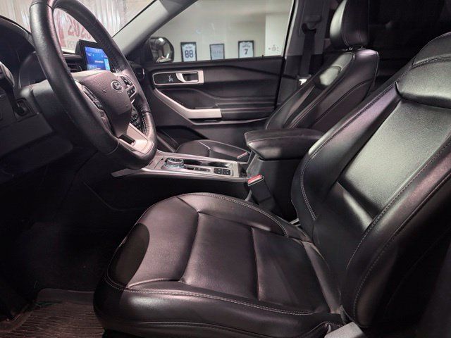 Used 2021 Ford Explorer XLT w/ Equipment Group 202A RWD image 13