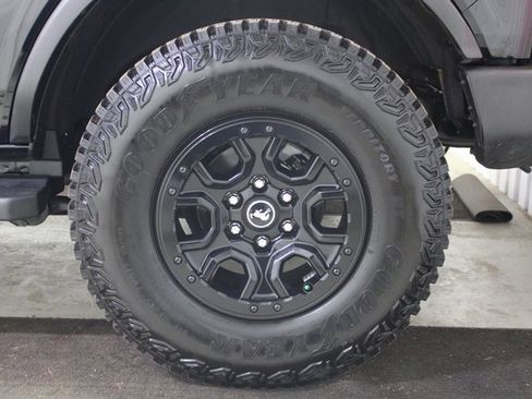 Used 2024 Ford Bronco Wildtrak image 28