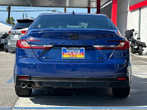 Used 2025 Toyota Camry SE w/ Convenience Package FWD image 5