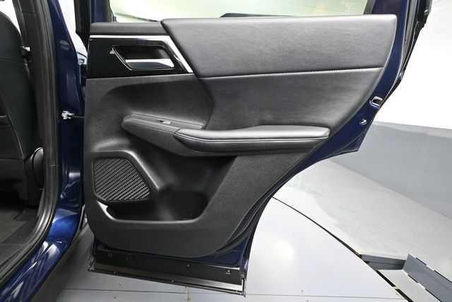 Used 2024 Mitsubishi Outlander SE AWD/4WD image 35