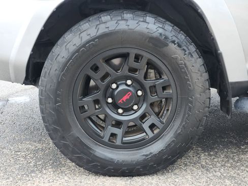 Used 2023 Toyota 4Runner SR5 Premium w/ Moonroof Package RWD image 9
