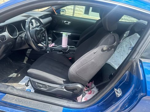Used 2018 Ford Mustang Coupe w/ Equipment Group 101A RWD image 9