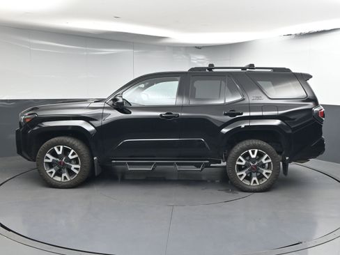 Certified 2025 Toyota 4Runner TRD Sport AWD/4WD image 5