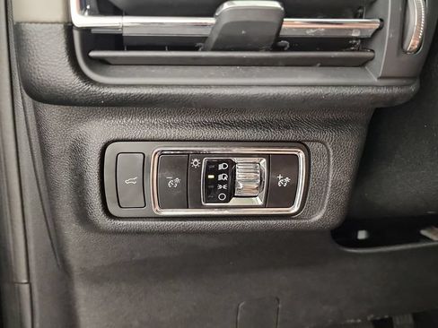 Used 2023 Lincoln Corsair AWD w/ Equipment Group 101A image 24