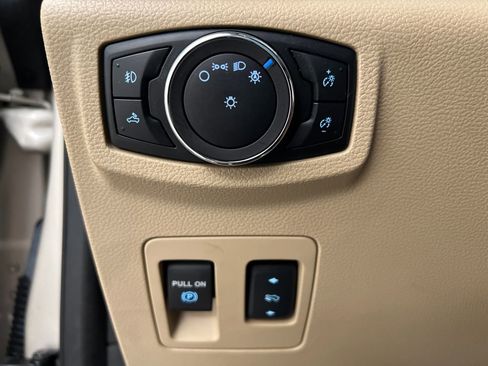 Used 2018 Ford F150 XLT w/ Equipment Group 302A Luxury AWD/4WD image 33