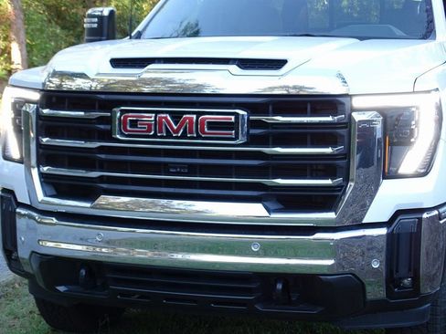 Used 2024 GMC Sierra 2500 SLT w/ SLT Convenience Package image 27