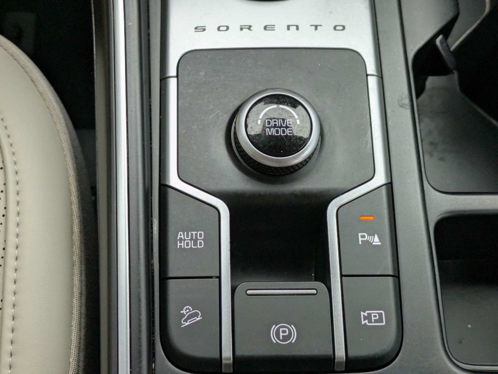 Certified 2025 Kia Sorento EX w/ EX Panoramic Sunroof Package FWD image 29
