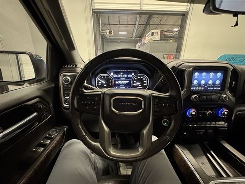 Used 2020 GMC Sierra 1500 Denali w/ Denali Premium Package image 18