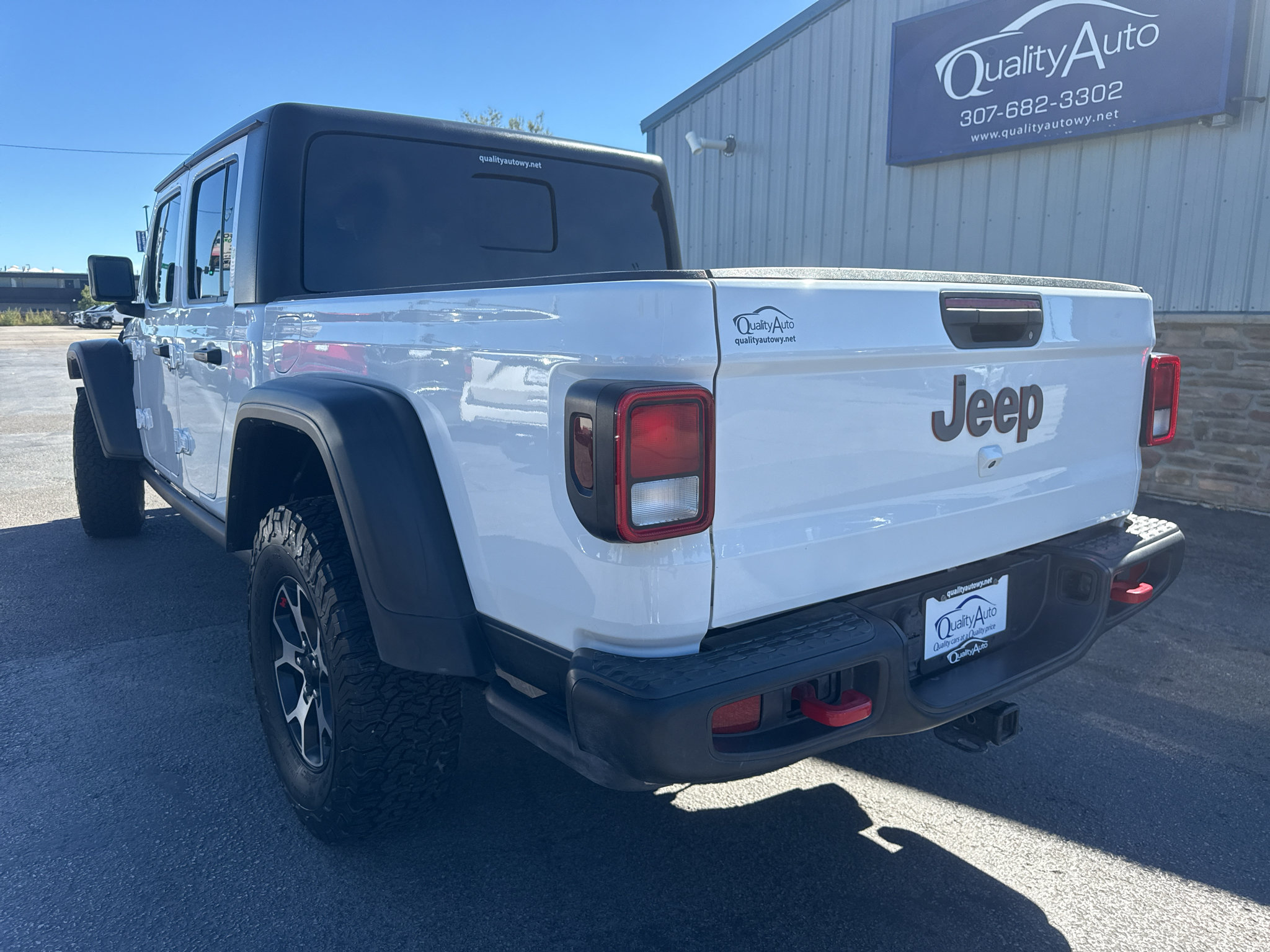 Used 2021 Jeep Gladiator Rubicon w/ Cold Weather Group AWD/4WD image 9