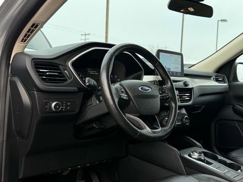 Used 2020 Ford Escape SEL image 7