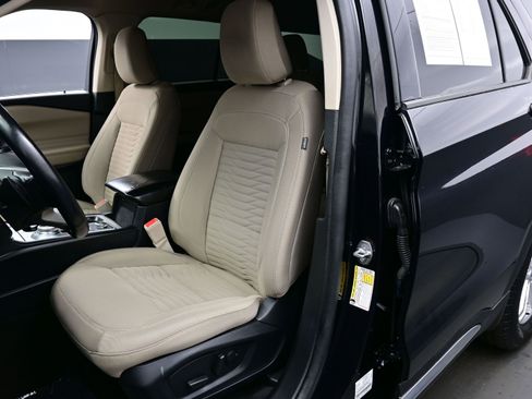 Used 2021 Ford Explorer XLT w/ Class III Trailer Tow Package image 13