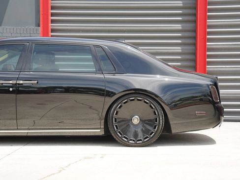 Used 2020 Rolls-Royce Phantom Extended Wheelbase RWD image 14