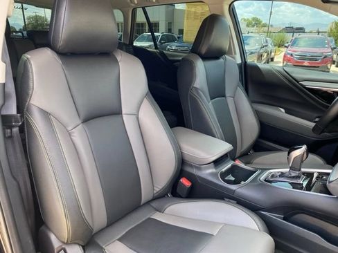 Certified 2025 Subaru Outback Onyx Edition w/ Tech Package 3 AWD/4WD image 9