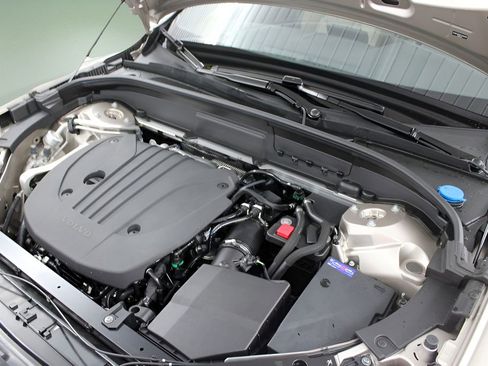 New 2026 Volvo XC60 B5 Plus w/ Protection Package Premier image 34