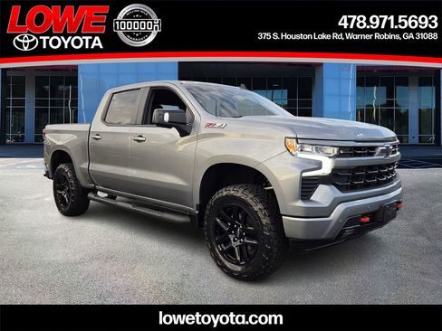 Used 2025 Chevrolet Silverado 1500 RST image 1