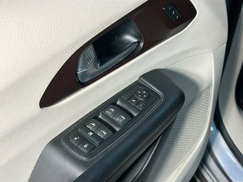 Used 2017 Chrysler Pacifica Limited w/ Advanced Safetytec Group image 19