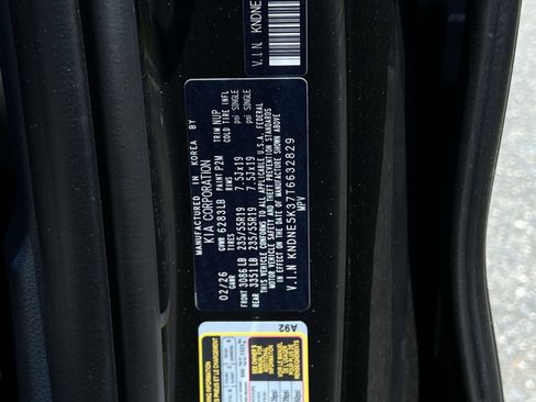 New 2026 Kia Carnival SX w/ SX Dark Edition Package FWD image 38
