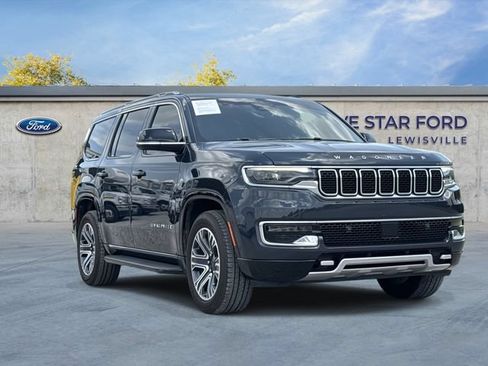 Used 2023 Jeep Wagoneer Series II w/ HD Trailer Tow Package AWD/4WD image 1