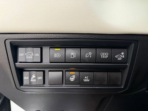 Certified 2024 Toyota Sequoia Capstone image 20