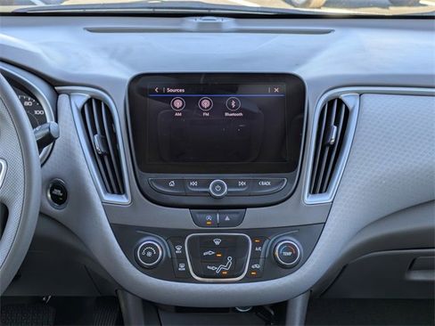Used 2022 Chevrolet Malibu LS image 17