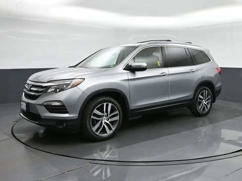 Used 2016 Honda Pilot Elite image 3