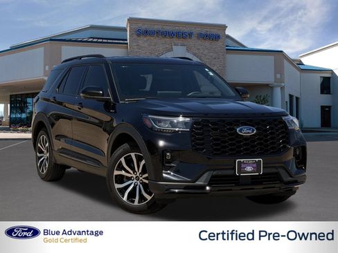 Certified 2025 Ford Explorer ST-Line RWD image 1