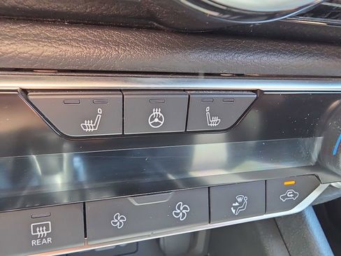 Used 2025 Nissan Sentra SV w/ All-Weather Package FWD image 18
