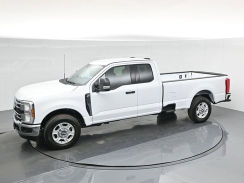 New 2026 Ford F250 XLT w/ F-250 >10K GVWR Package RWD image 33