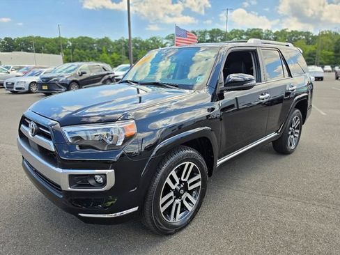 Used 2022 Toyota 4Runner Limited AWD/4WD image 3