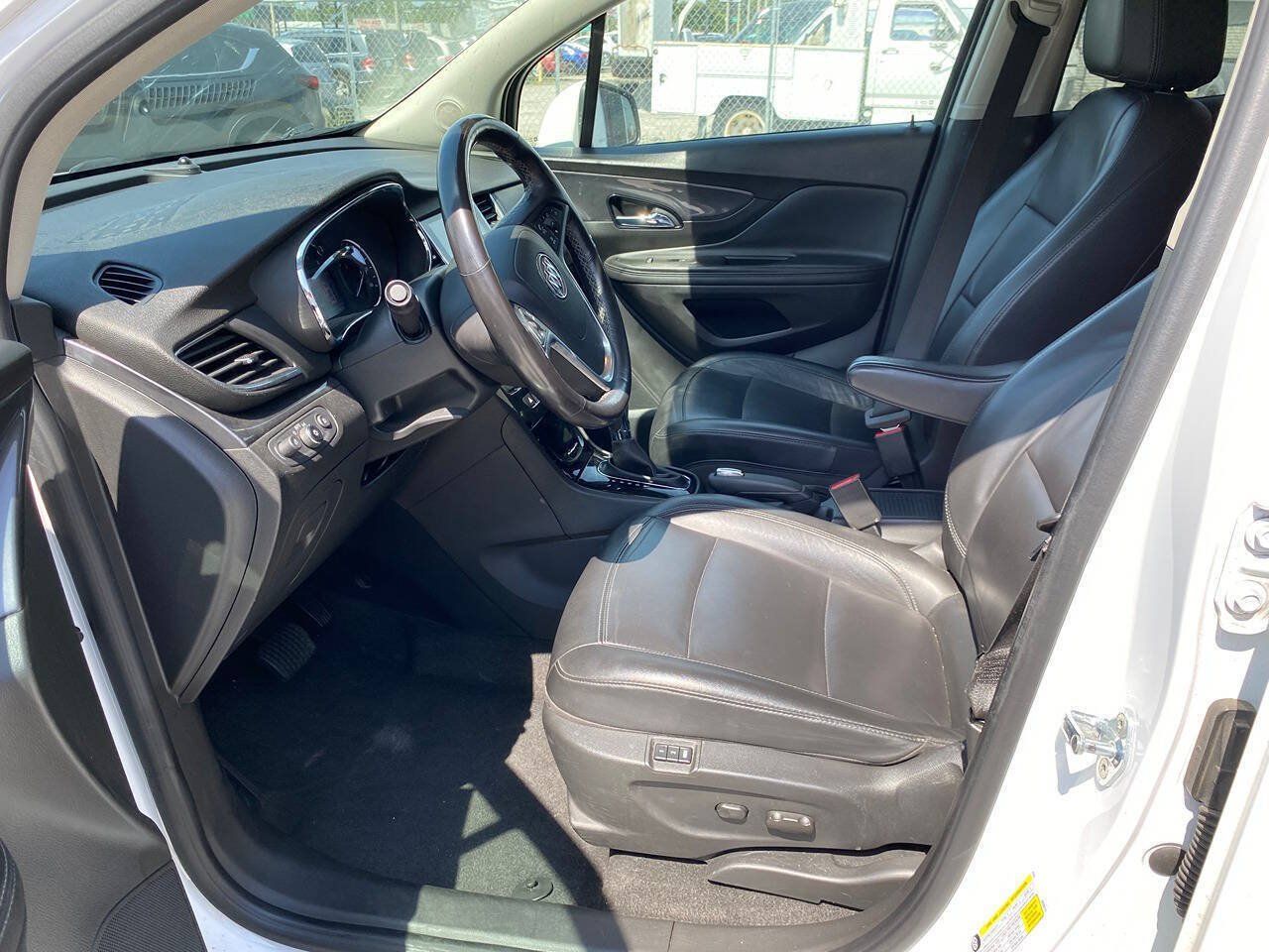 Used 2020 Buick Encore Essence AWD/4WD image 18
