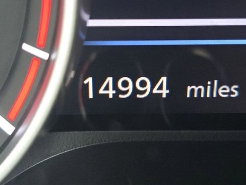 Used 2025 Nissan Sentra SR w/ SR Premium Package image 17