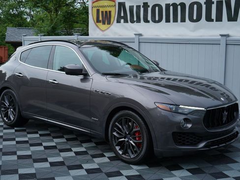 Used 2018 Maserati Levante S GranSport AWD/4WD image 2