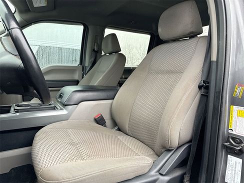 Used 2022 Ford F250 XLT w/ Black Appearance Package image 12