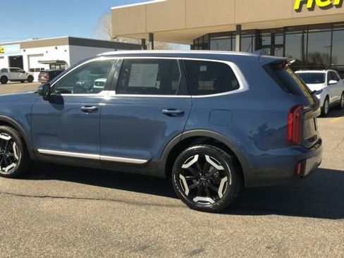 Used 2025 Kia Telluride S image 6