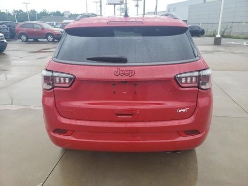 Used 2022 Jeep Compass Limited AWD/4WD image 5