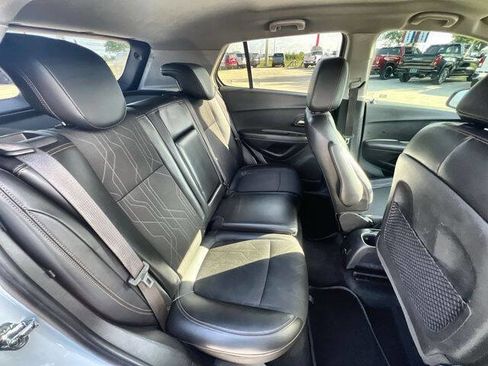 Used 2018 Chevrolet Trax LT w/ LT Convenience Package FWD image 27