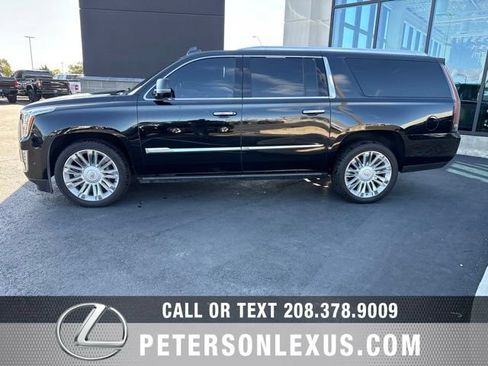 Used 2019 Cadillac Escalade ESV Platinum AWD/4WD image 3