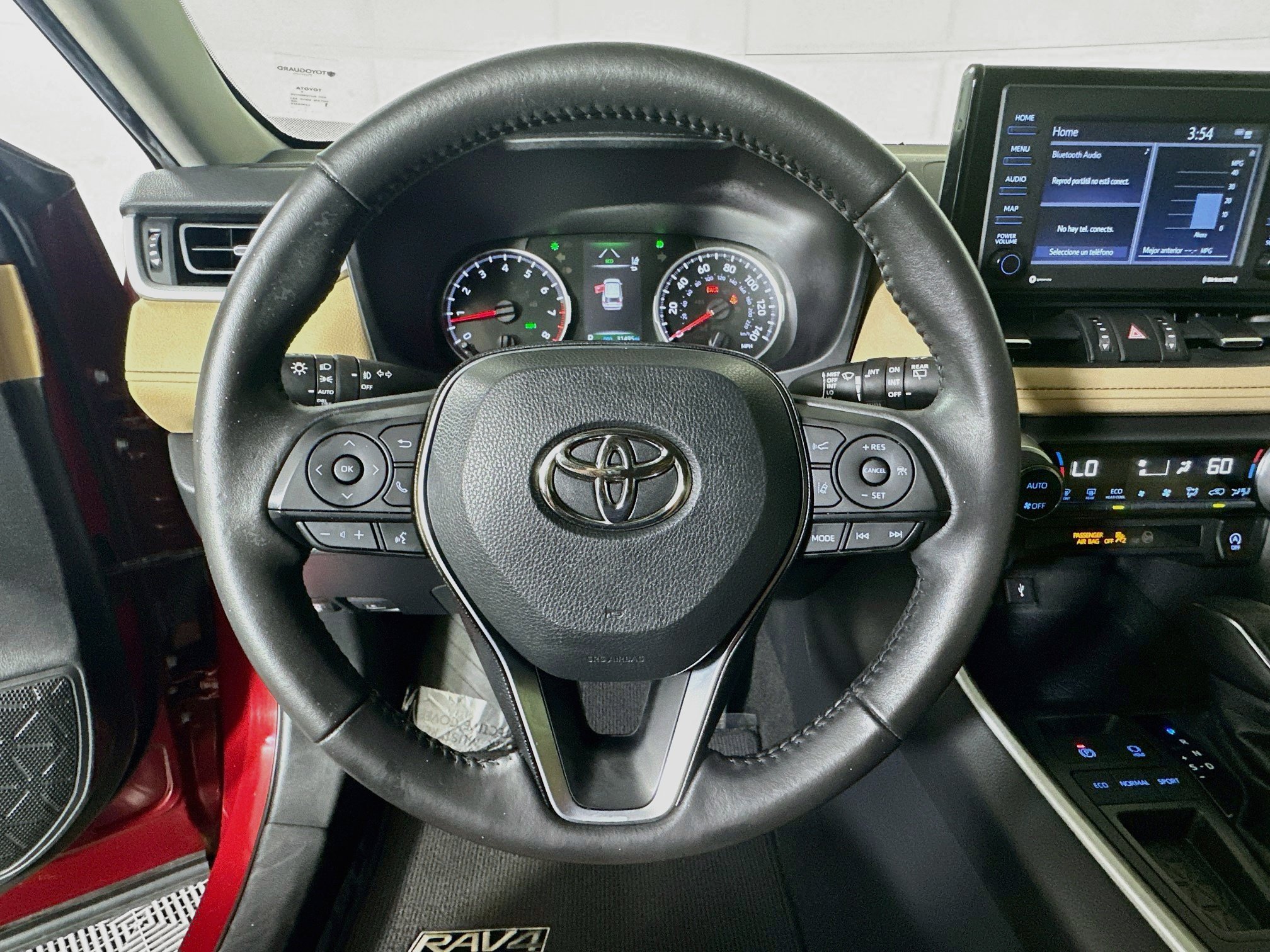 Used 2020 Toyota RAV4 XLE Premium FWD image 15